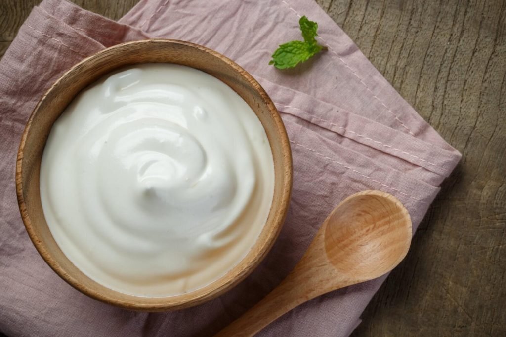 Eating curd also increases immunity, keeps stomach healthy